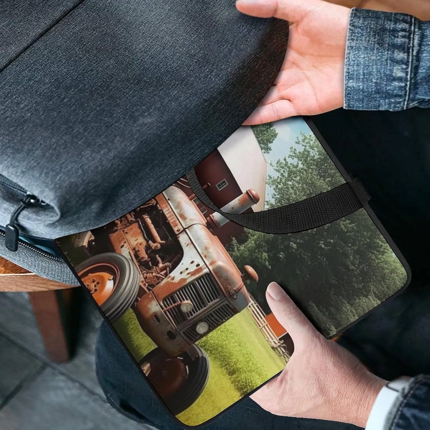 Company Farm Tractor Laptop Bag Durable Laptop Sleeve Water-Resistant Notebook Bag for Computer Or Tablet
