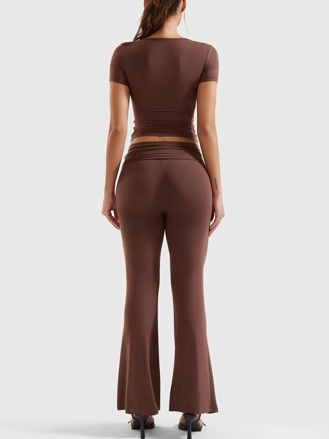 YEOREO Women Two Piece Lounge Set Outfits Short Sleeve Foldover Top Flare Pants Tracksuit Casual Sets Erna